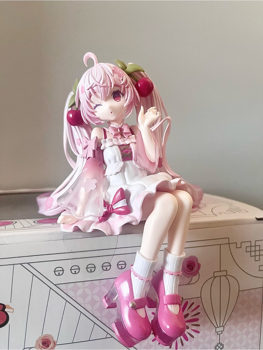 FuRyu Hatsune Miku Noodle Stopper Figure - Sakura Miku